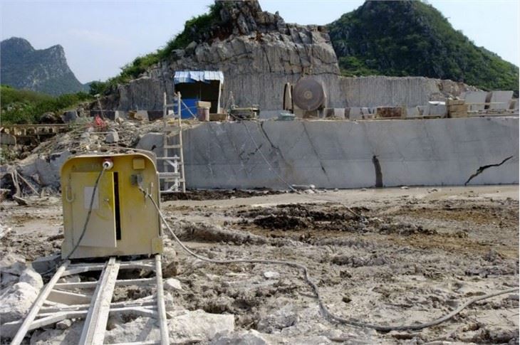 Quarry Stone Block Cutting Machine