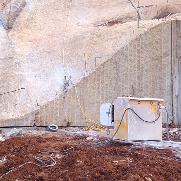 Quarry Stone Block Cutting Machine